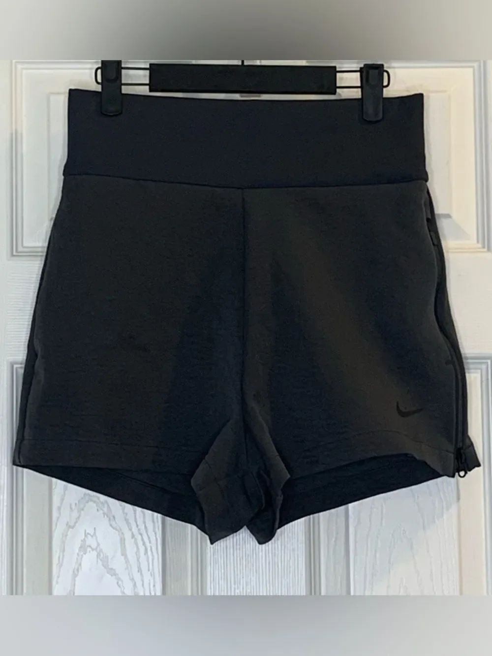 Nike Tech Pack Woven Shorts in Gray Size Medium